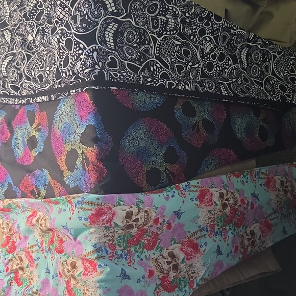 3 Set Leggings Crop Style Sugar Skulls Them - Picture 4 of 7